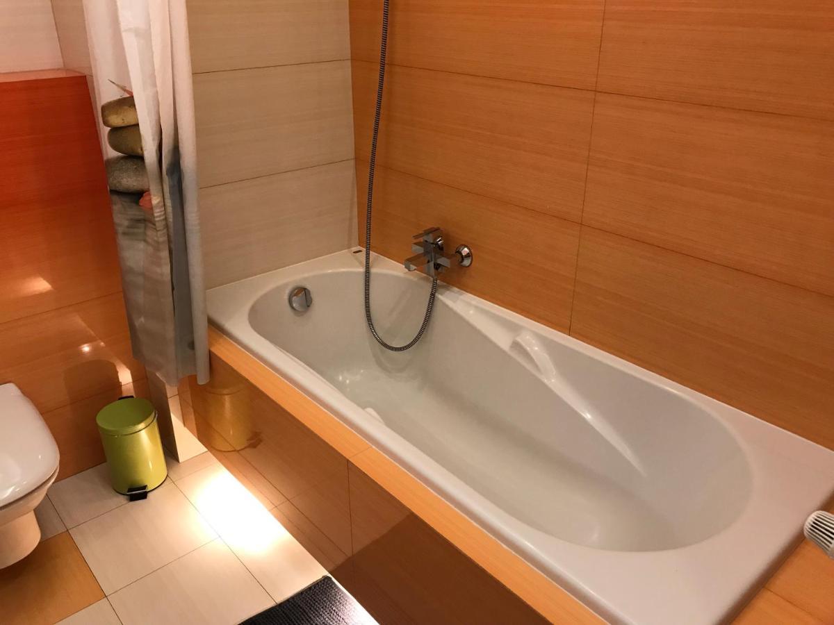 Apartament "Cleopatra" Z Garazem Podziemnym, Faktury Vat Apartment Kielce Bagian luar foto